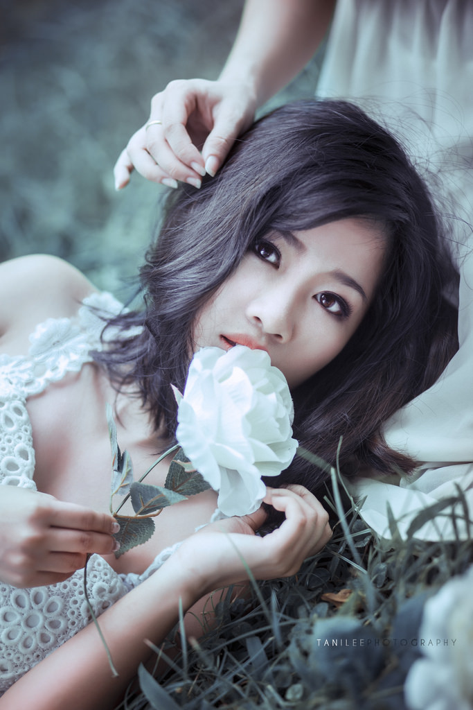 含着她的花蒂咬到高潮免费视频